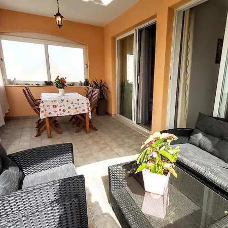 Leon Apartmán