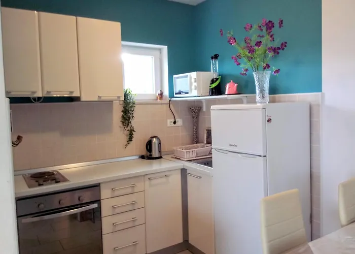 Leon Apartment *